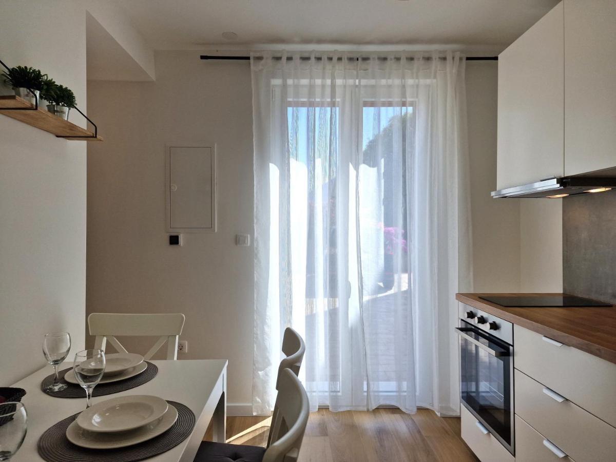 Apartments Miamare Primosten Exterior photo