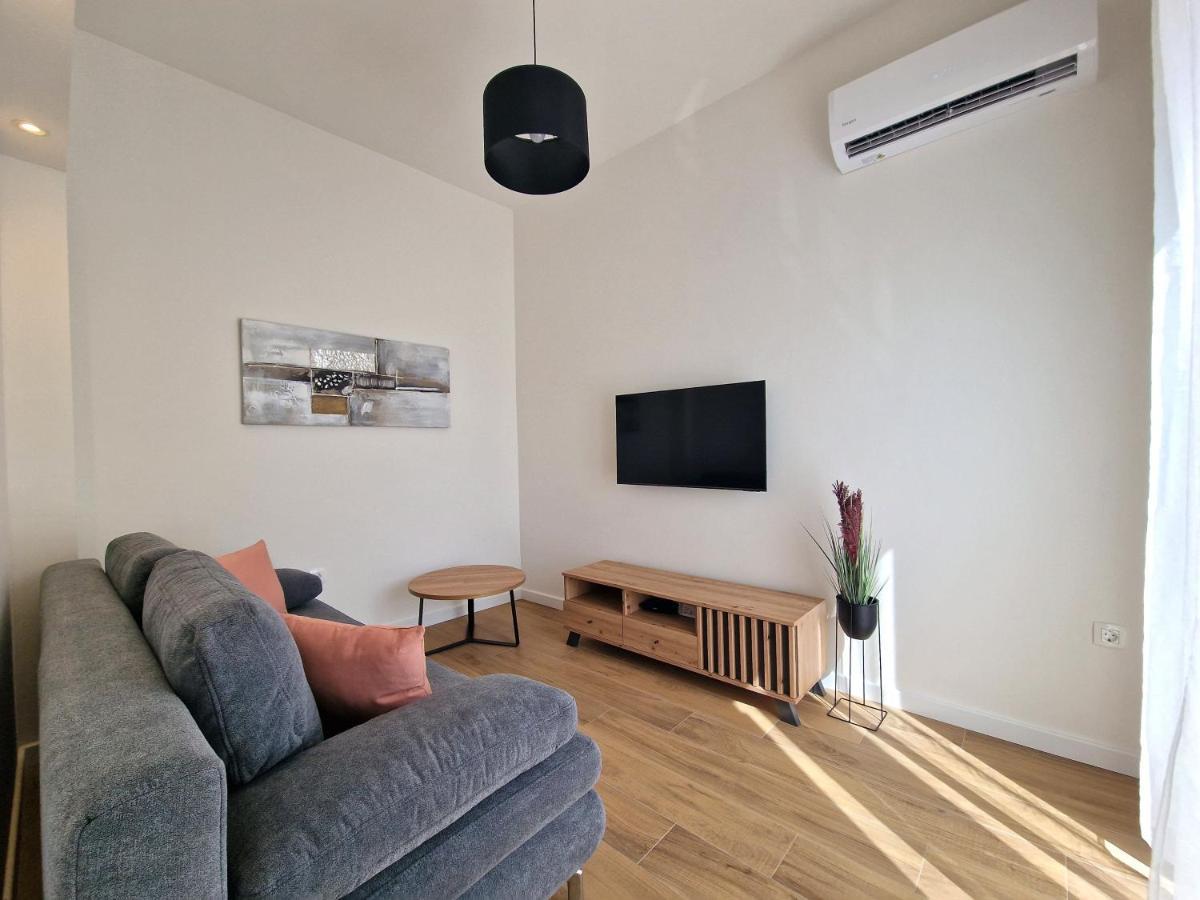 Apartments Miamare Primosten Exterior photo